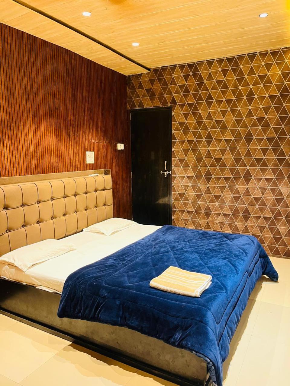 Pallav Guest House Ujjain Exterior photo